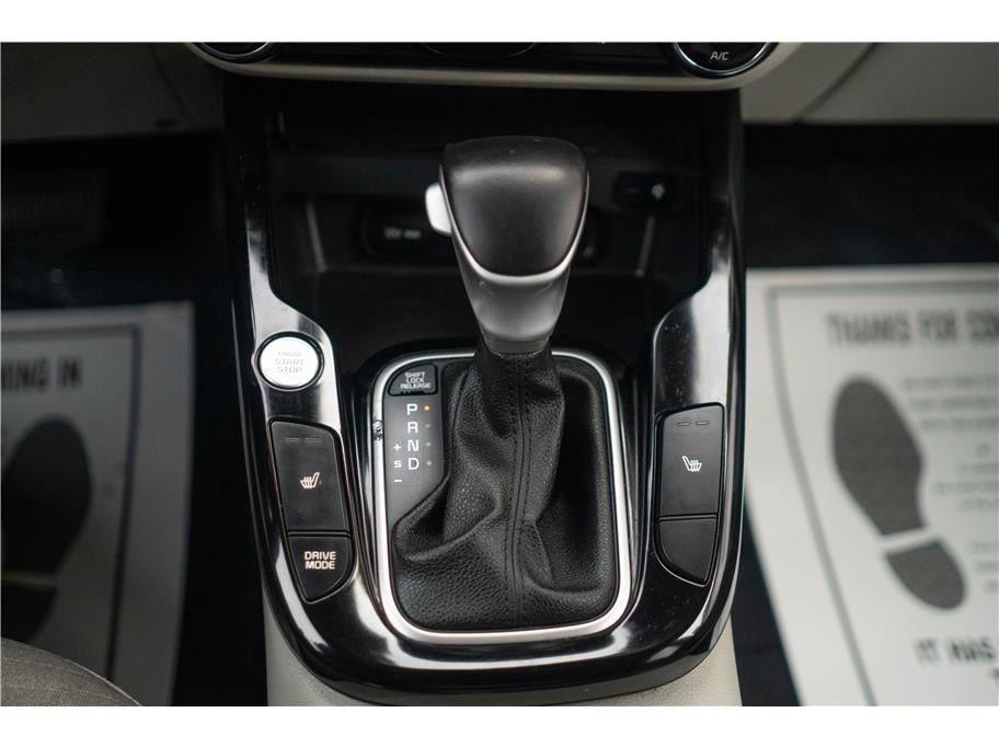Vehicle image 24 of 40