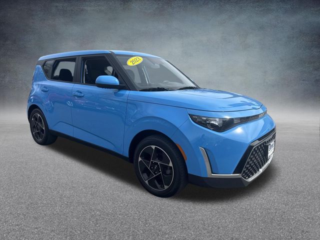 2023 Kia Soul EX Image 3 of 36