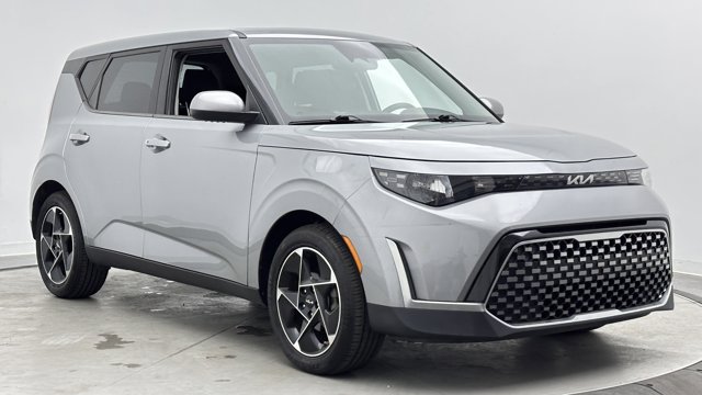 2023 Kia Soul EX Image 3 of 33