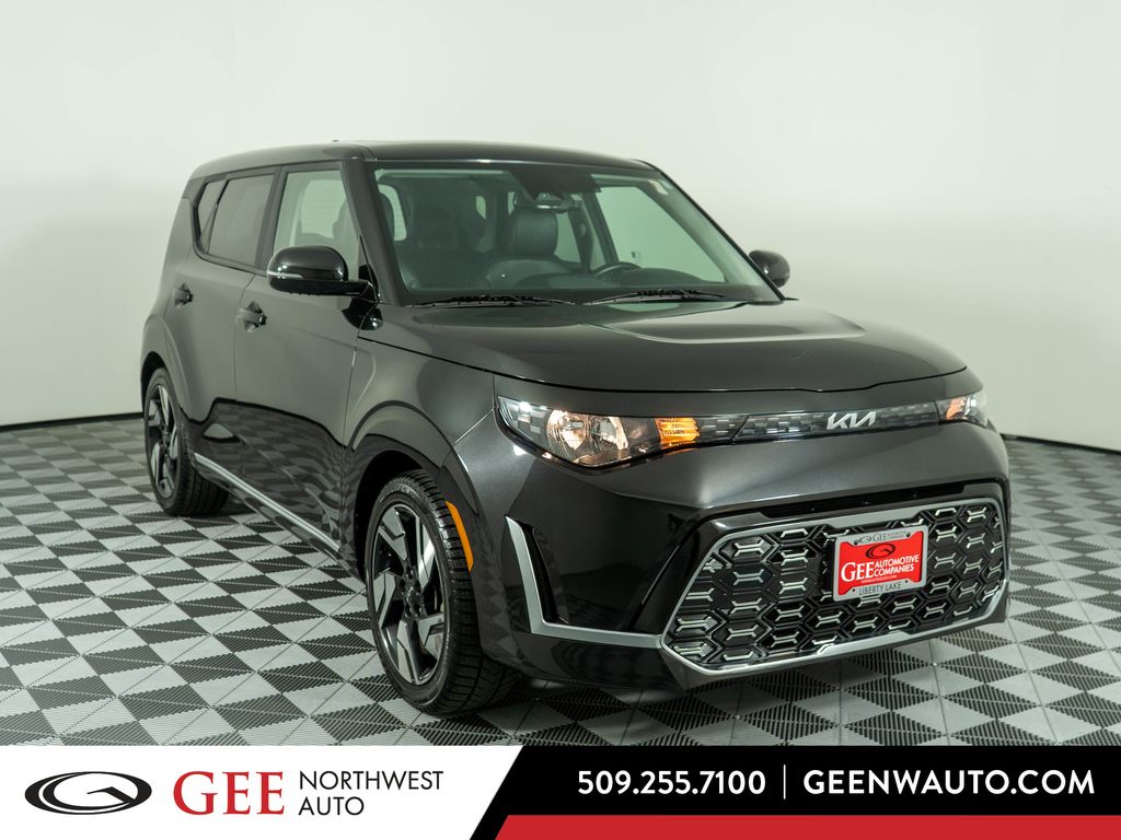 2023 Kia Soul GT-Line Image 3 of 33
