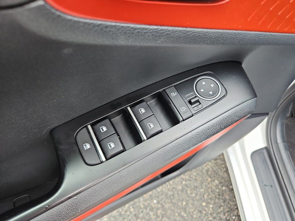 Vehicle image 10 of 34