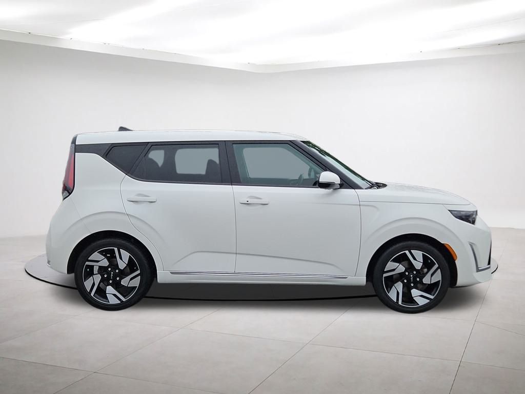 Vehicle image 4 of 34