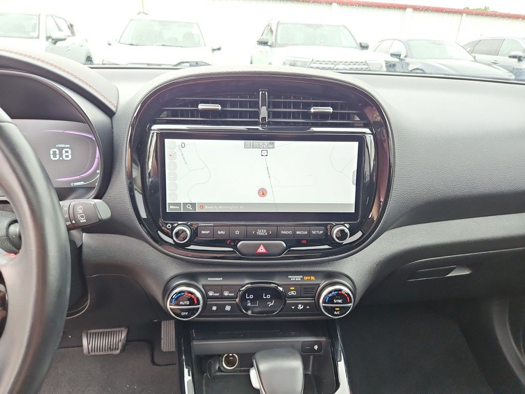 Vehicle image 21 of 34