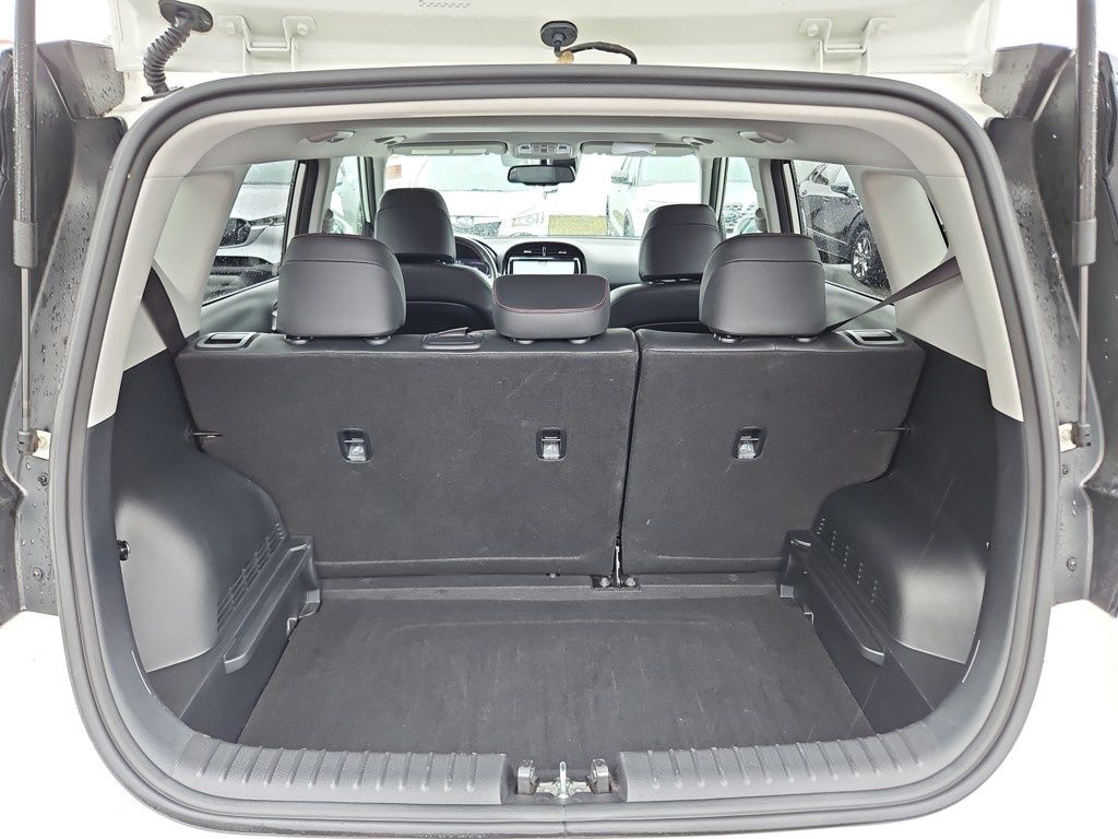 Vehicle image 31 of 34