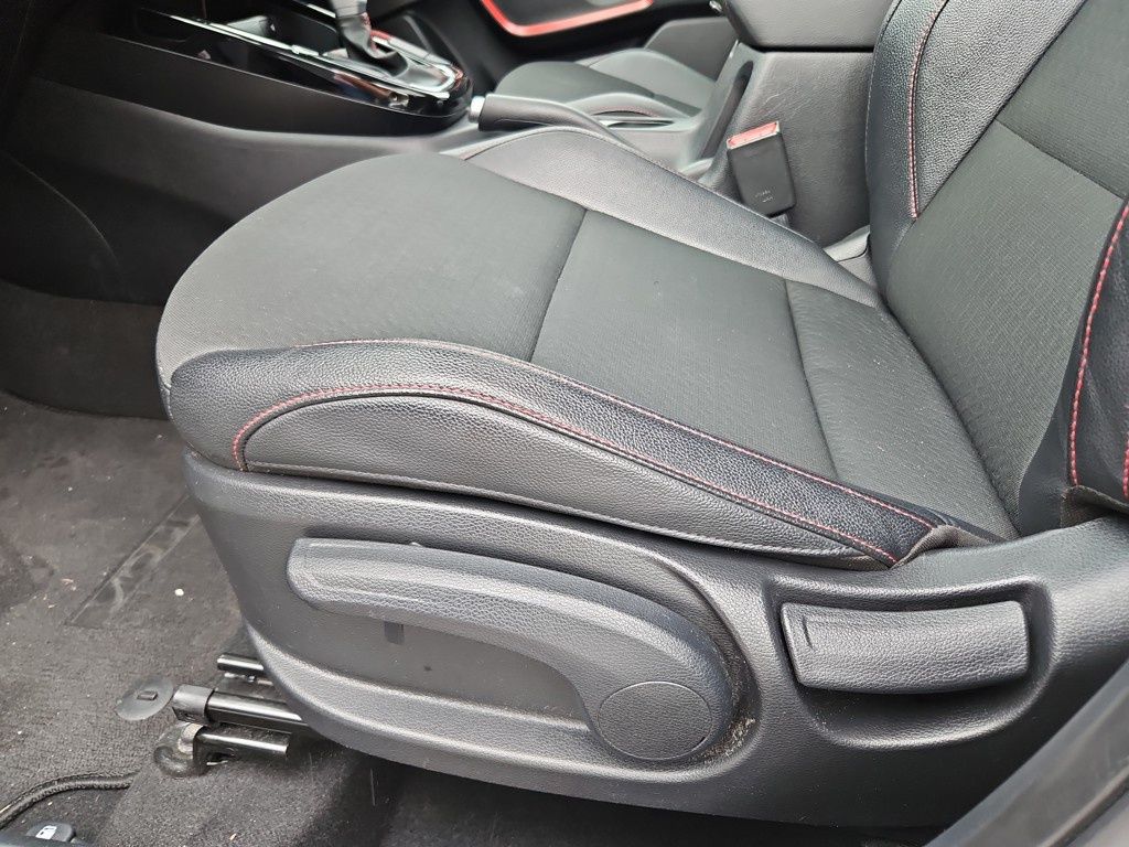 Vehicle image 15 of 34