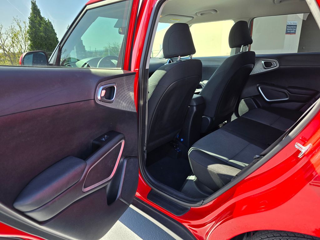 Vehicle image 22 of 33