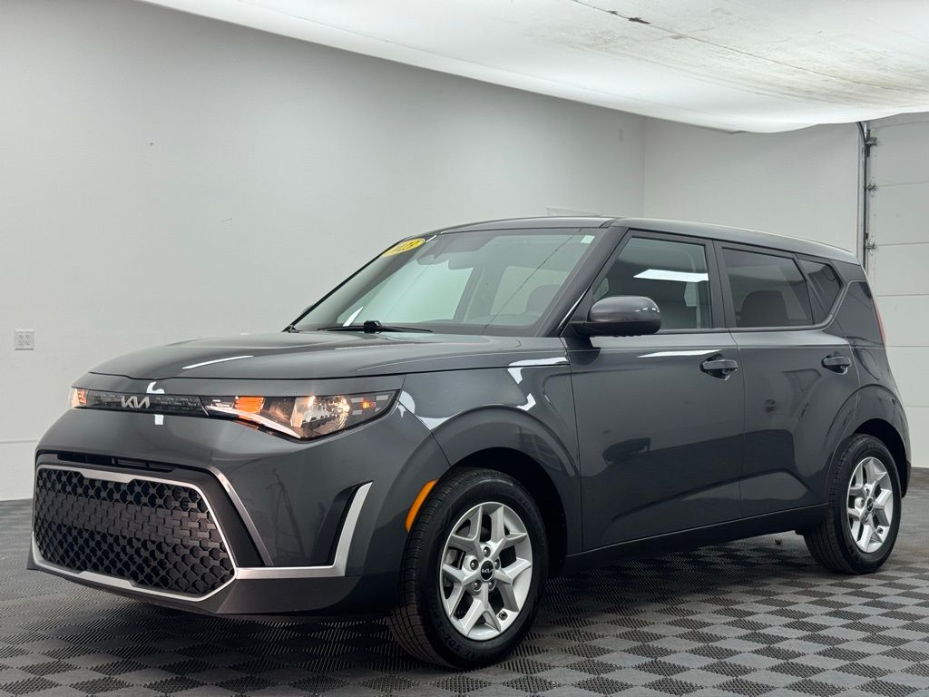 2023 Kia Soul LX Image 1 of 35