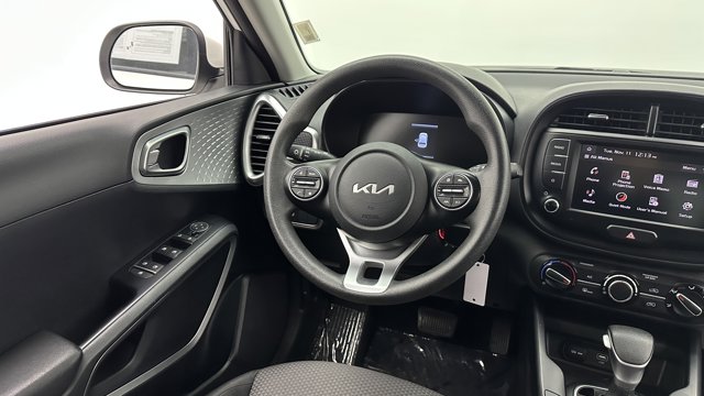 2023 Kia Soul LX Image 14 of 32