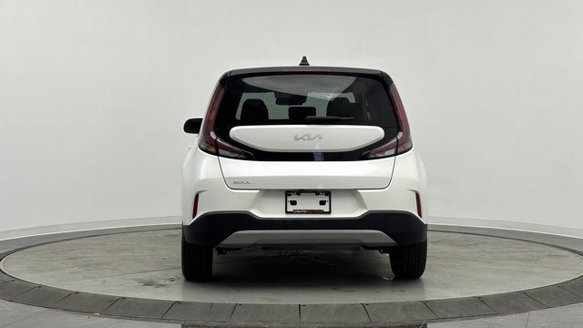 2023 Kia Soul LX Image 5 of 32