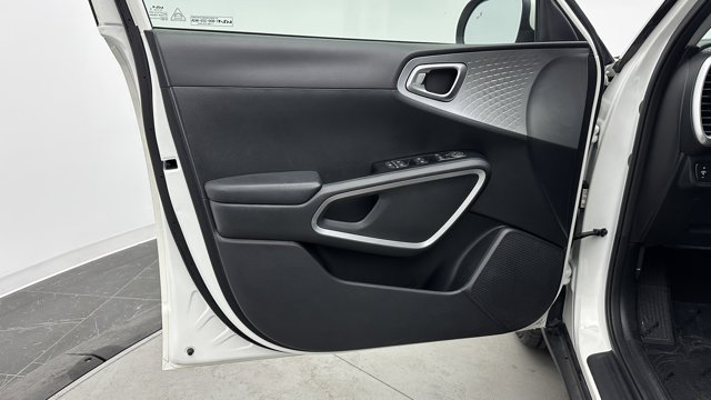 2023 Kia Soul LX Image 21 of 32