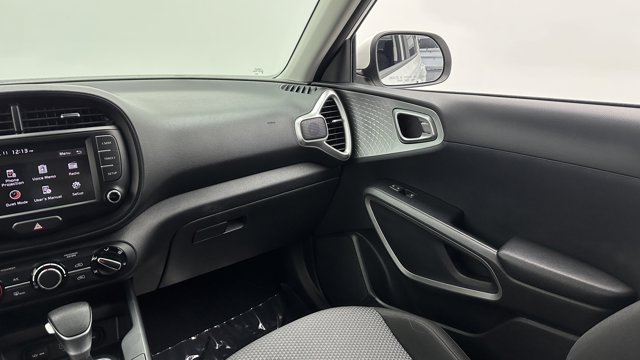 2023 Kia Soul LX Image 15 of 32