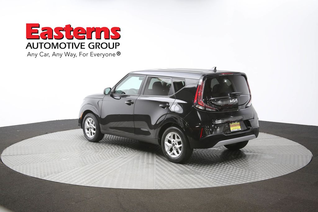 Vehicle image 34 of 61