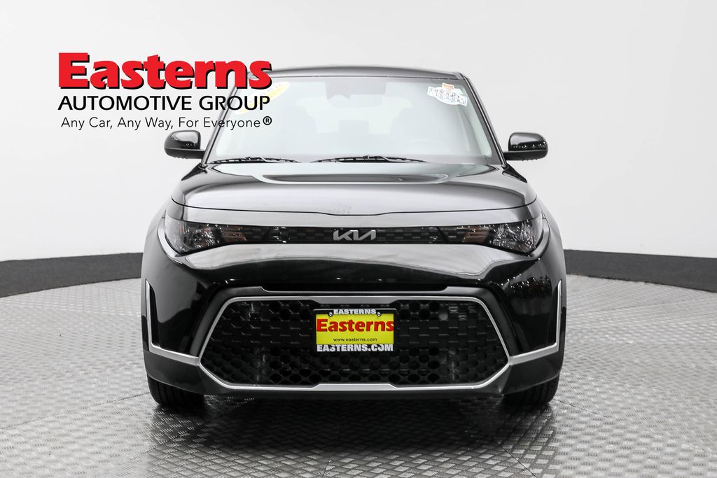 Vehicle image 10 of 61