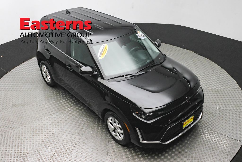 Vehicle image 11 of 61