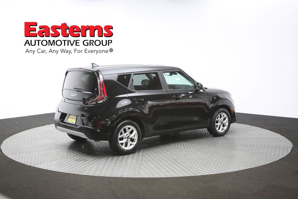 Vehicle image 18 of 61
