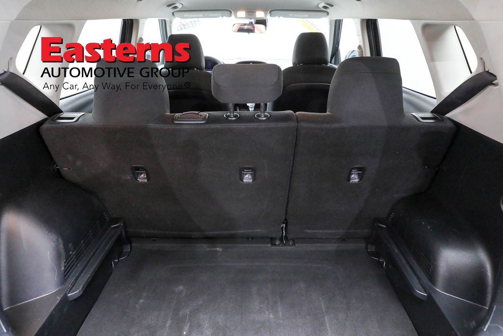 Vehicle image 39 of 61