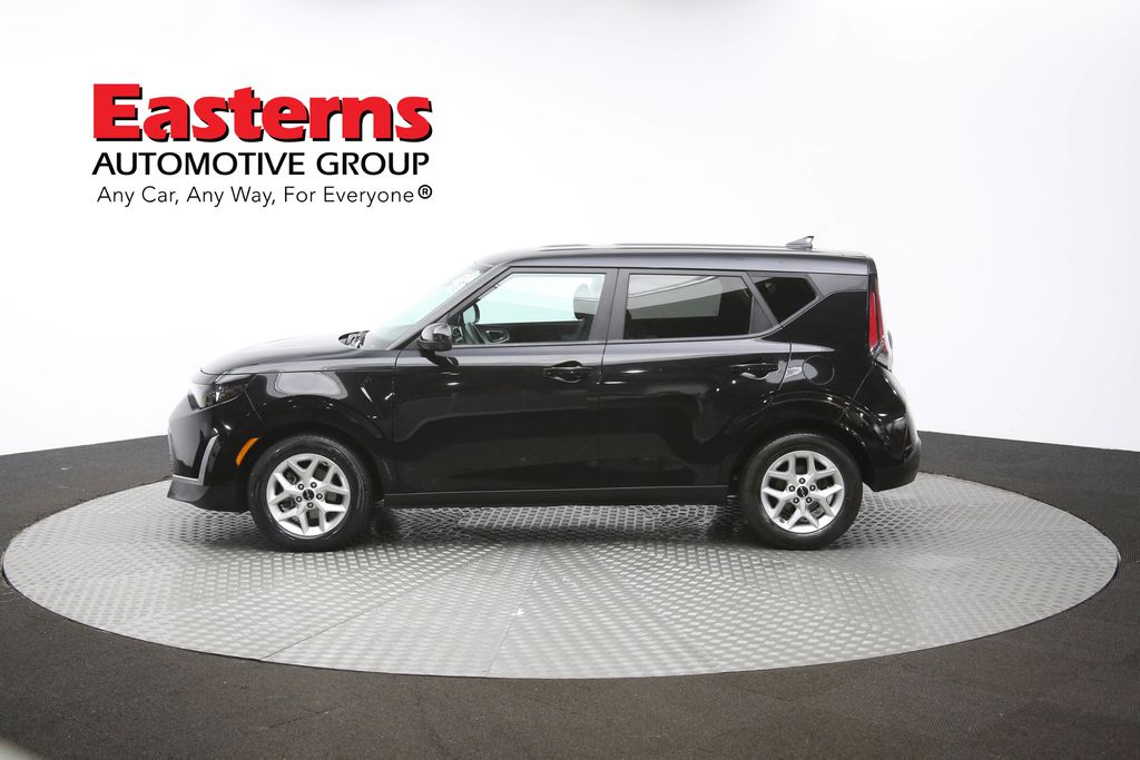 Vehicle image 2 of 61