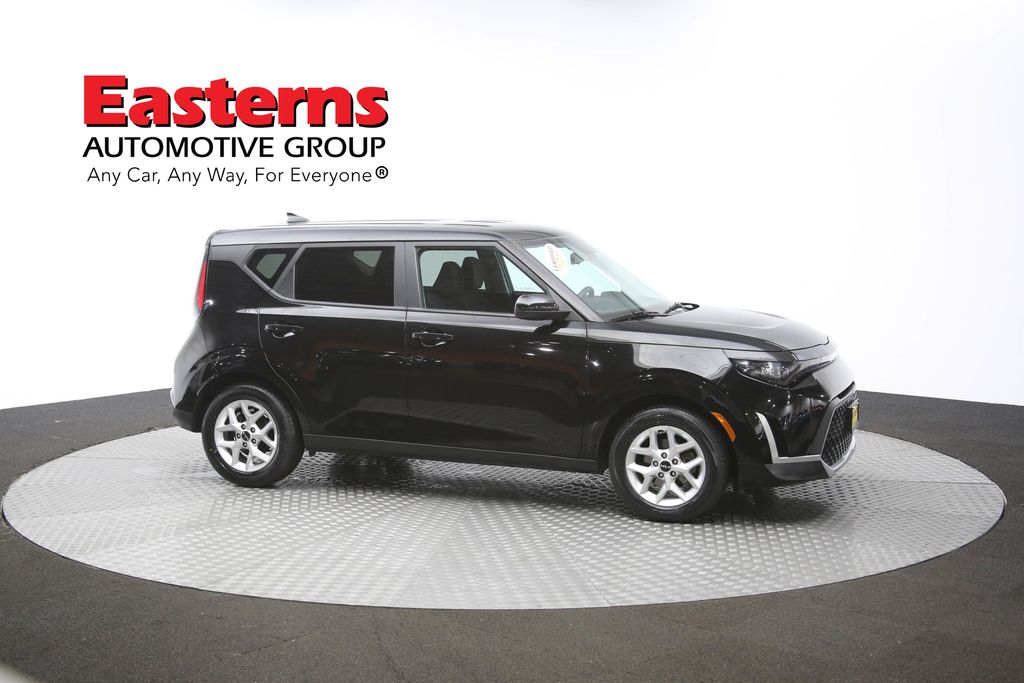 Vehicle image 6 of 61