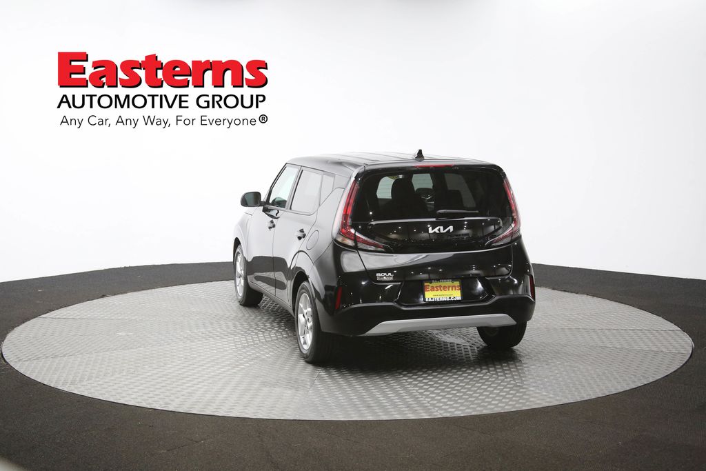 Vehicle image 36 of 61