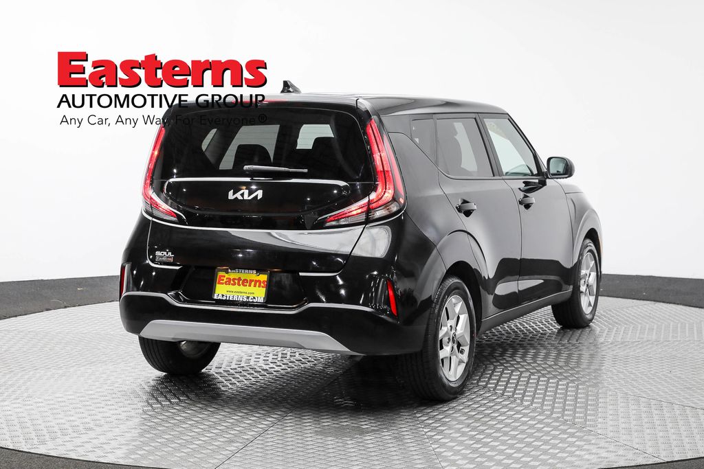 Vehicle image 13 of 61