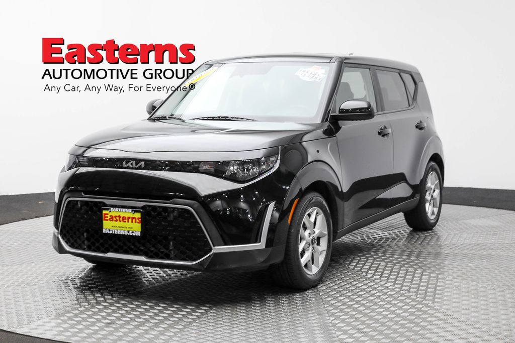 Vehicle image 9 of 61