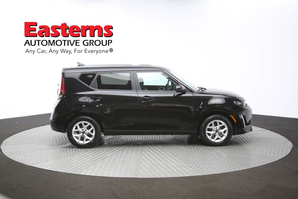 Vehicle image 7 of 61