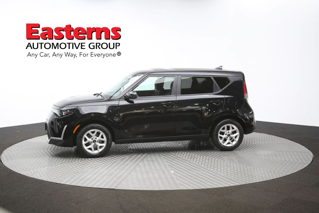 Vehicle image 31 of 61