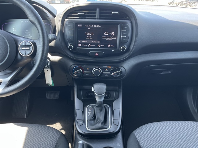Vehicle image 23 of 30