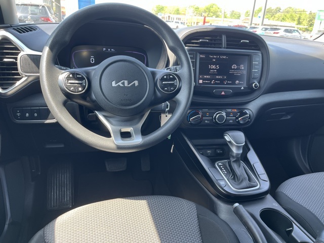 Vehicle image 16 of 30