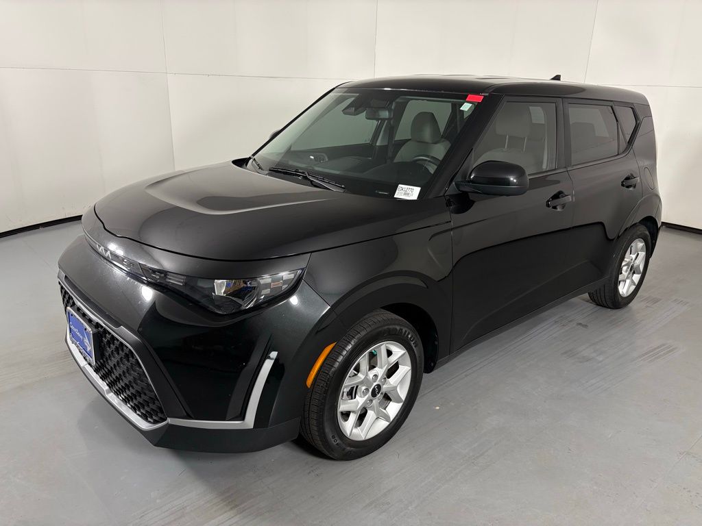 2023 Kia Soul LX Image 1 of 36