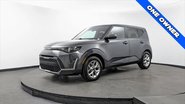 2023 Kia Soul LX Image 2 of 29