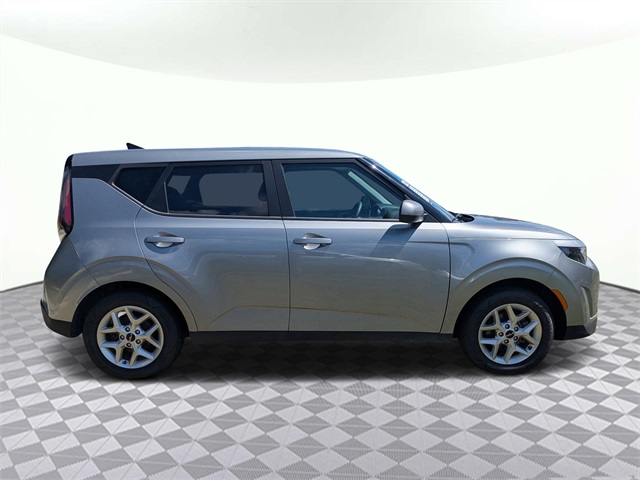 Vehicle image 5 of 31
