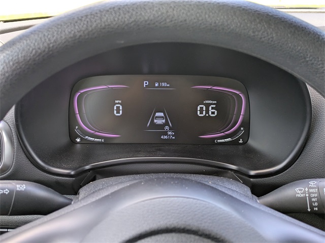 Vehicle image 17 of 31