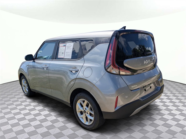 Vehicle image 8 of 31