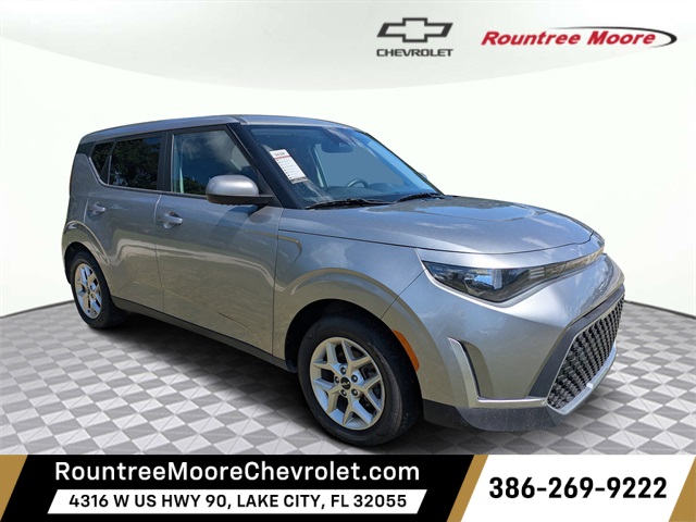 Vehicle image 4 of 31