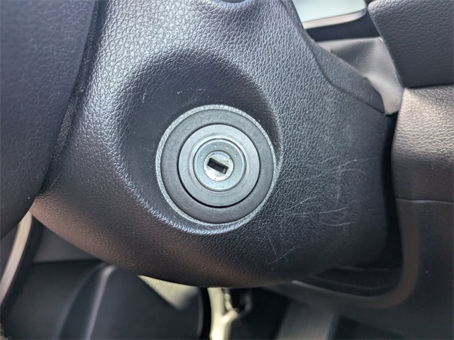 Vehicle image 25 of 31