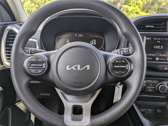 Vehicle image 16 of 31