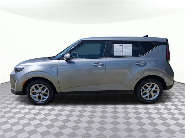 Vehicle image 9 of 31