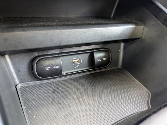 Vehicle image 27 of 31