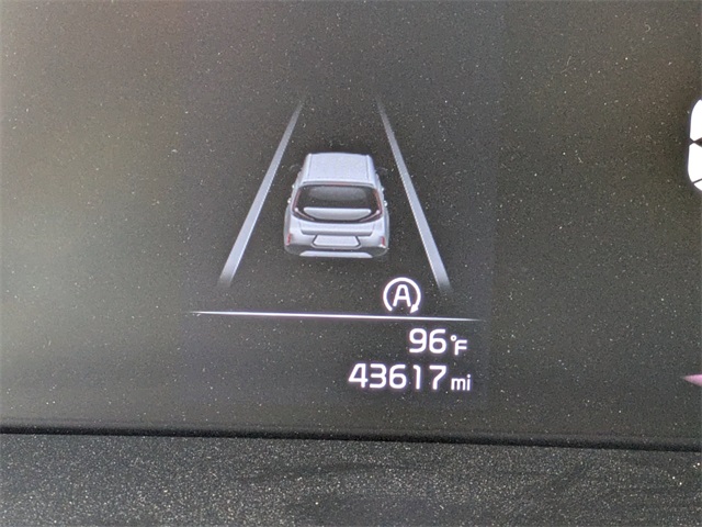 Vehicle image 18 of 31