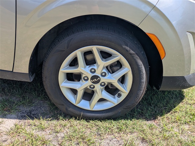 Vehicle image 10 of 31