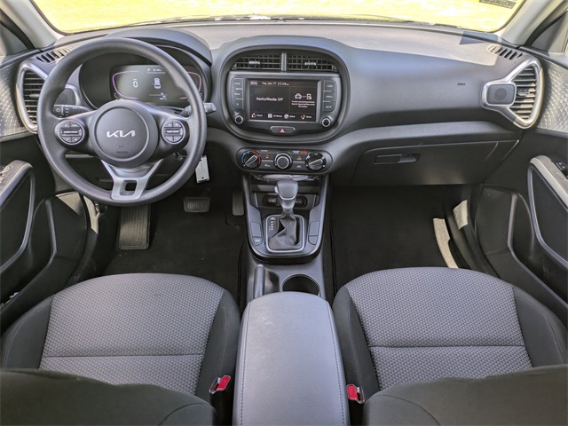 Vehicle image 14 of 31