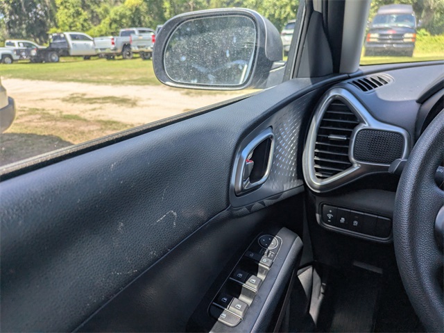 Vehicle image 15 of 31