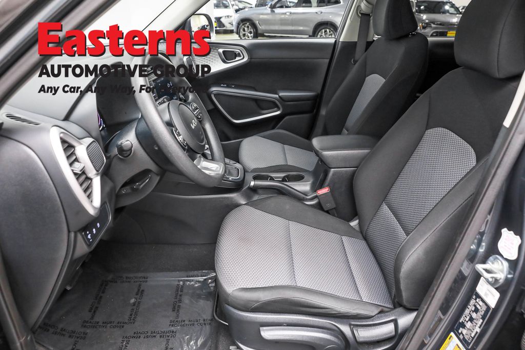 2023 Kia Soul LX Image 47 of 62