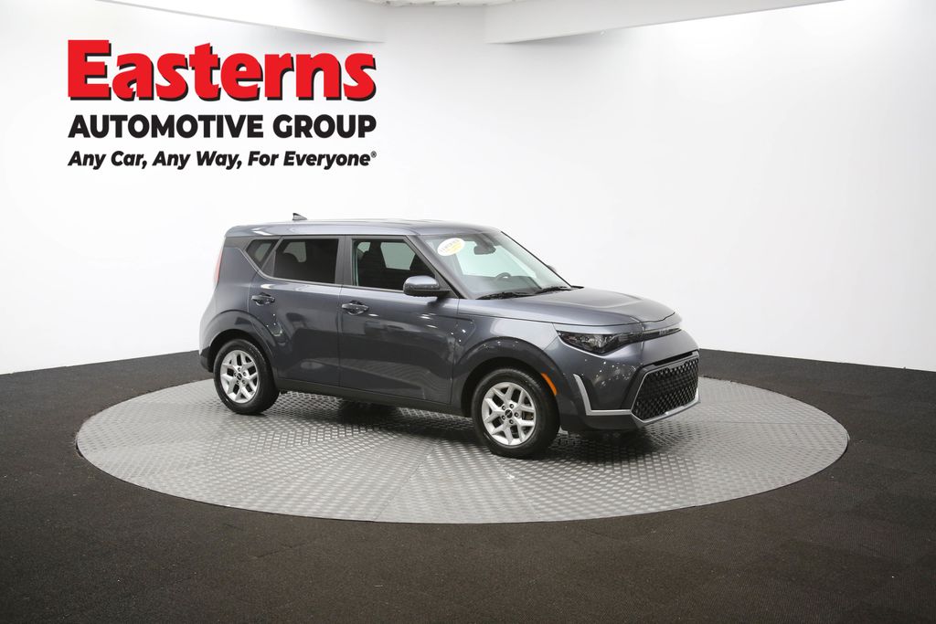 2023 Kia Soul LX Image 14 of 62