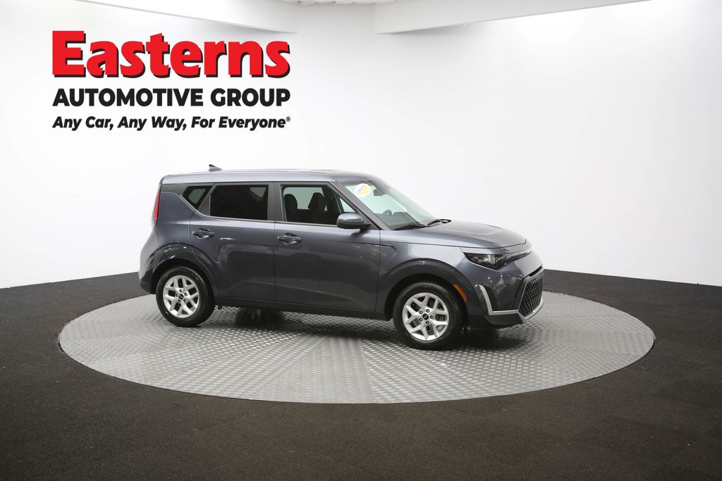 2023 Kia Soul LX Image 10 of 62