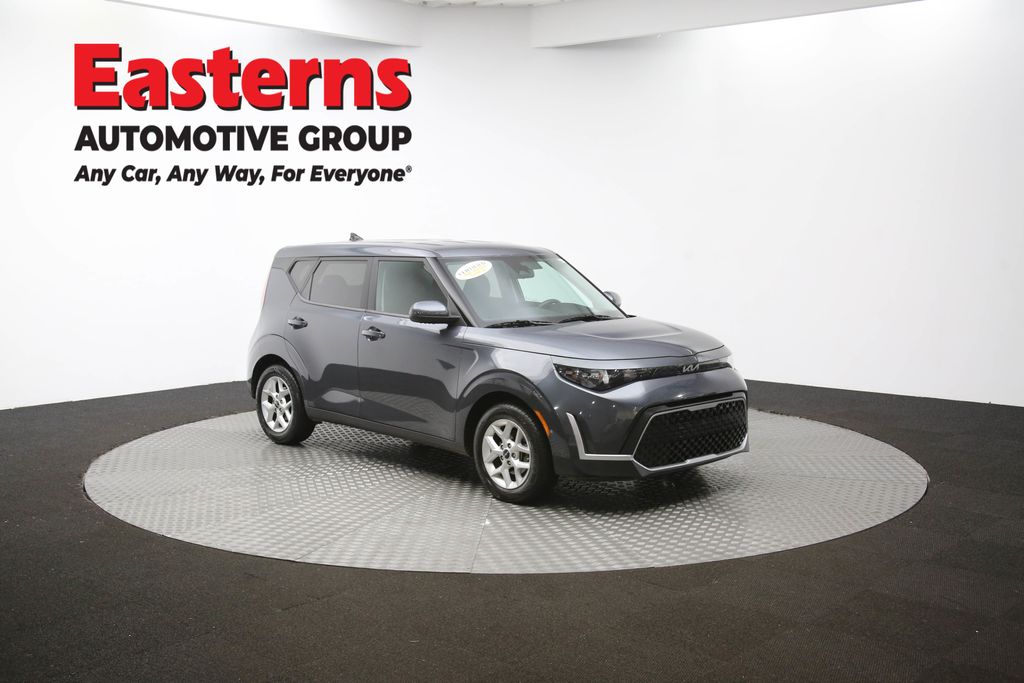 2023 Kia Soul LX Image 12 of 62