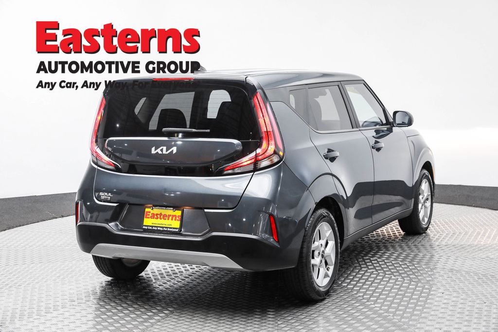 2023 Kia Soul LX Image 25 of 62