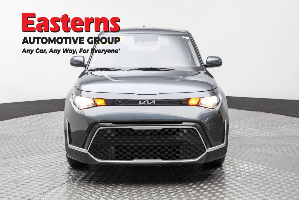 2023 Kia Soul LX Image 7 of 62