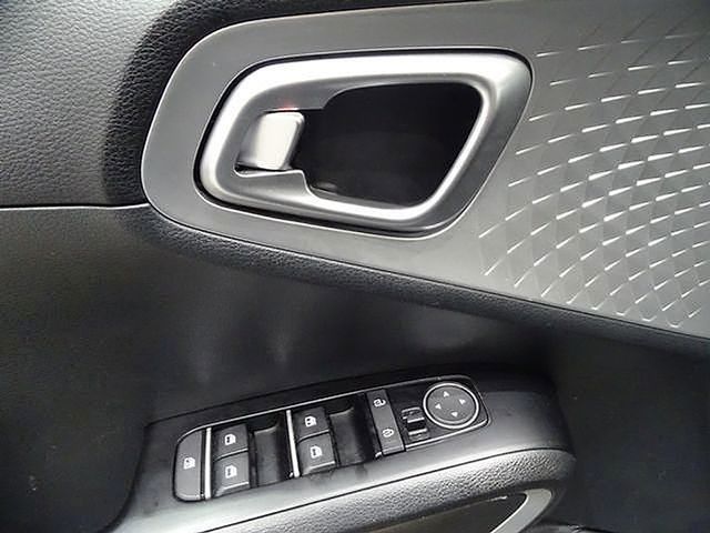 2023 Kia Soul LX Image 24 of 36